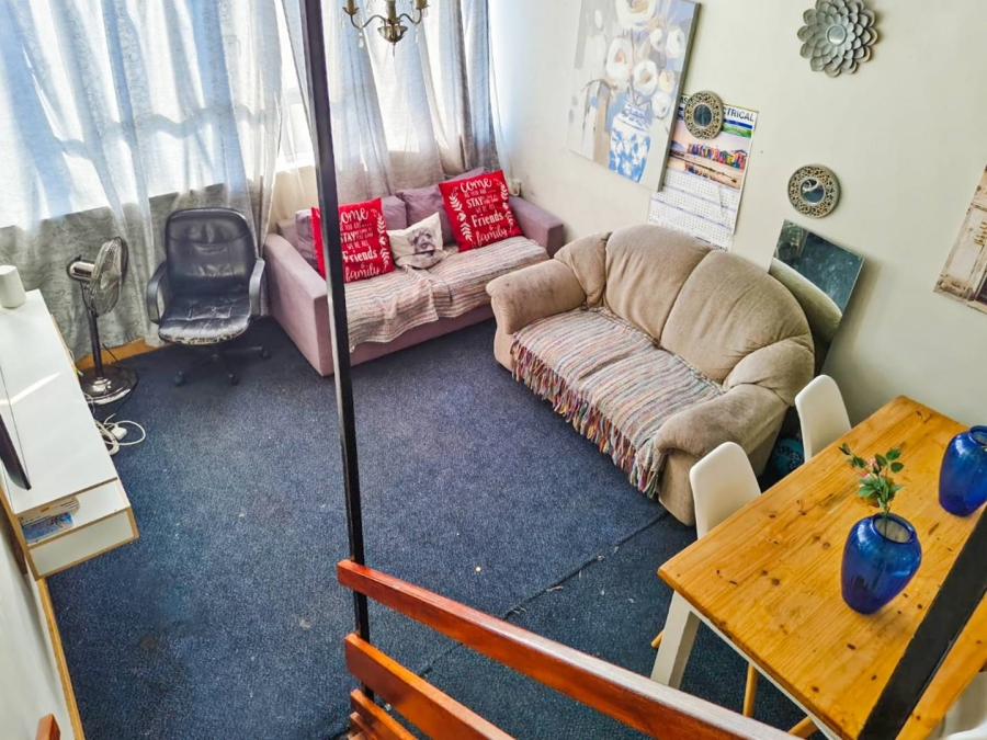 To Let 2 Bedroom Property for Rent in Loevenstein Western Cape